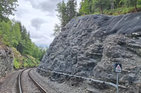 Sanace skalního zářezu v km 140,400 – 140,600 v úseku Hodkovice nad Mohelkou – Rychnov u Jablonce nad Nisou 